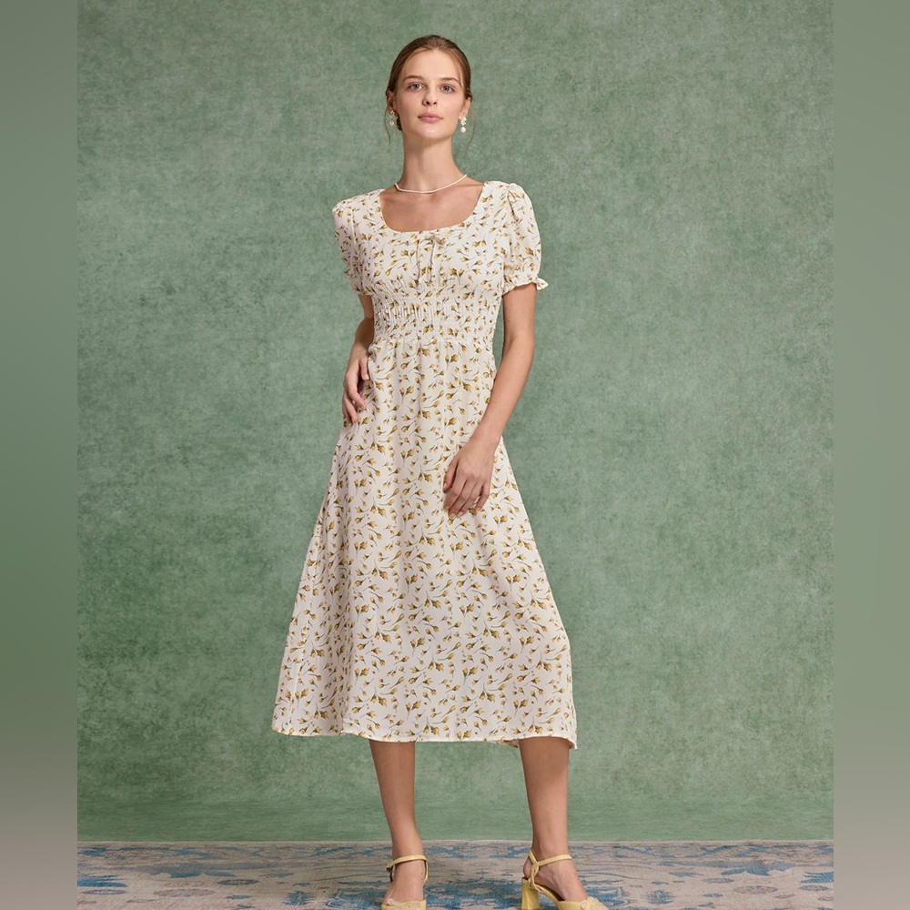 ‼️sold out‼️Rihoas Yellow Floral Square Neck Shirred Midi Dress